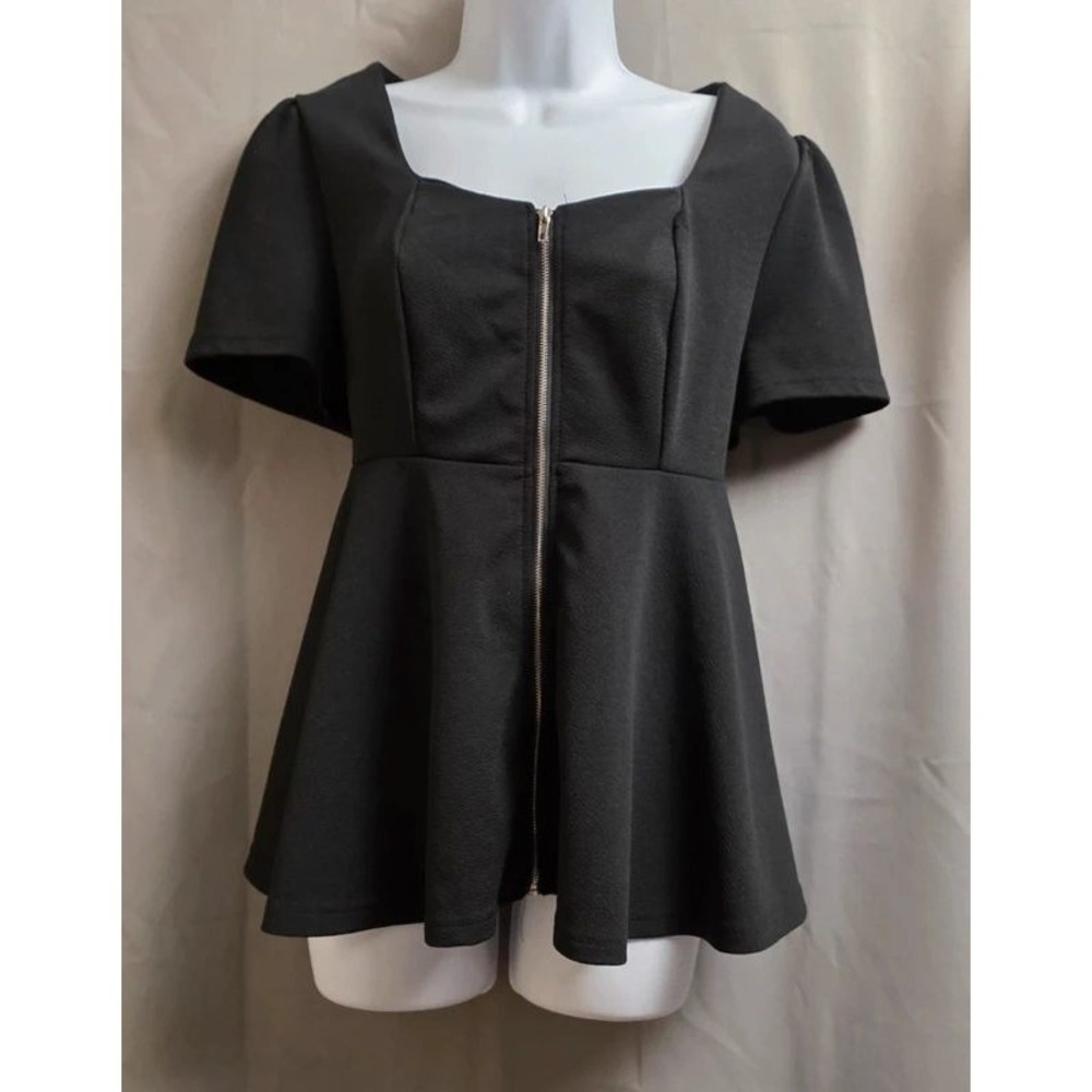 SHEIN Curve Black Textured Zip Front Peplum Top Square Neck Short Sleeve 0XL